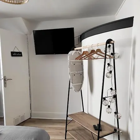 Apartment Black
